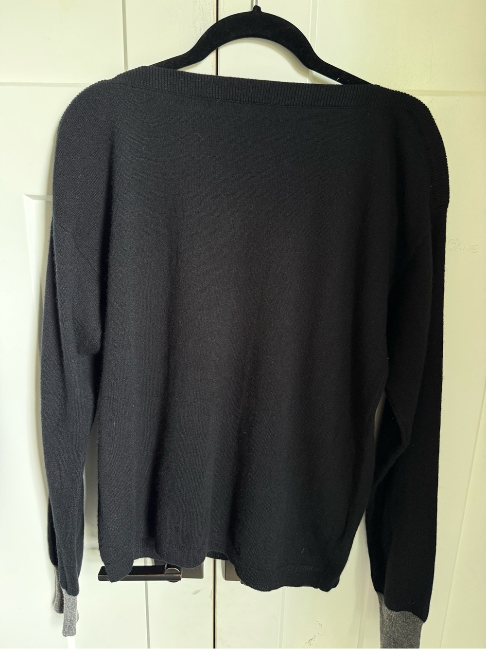 BCBG 100% Cashmere Black Boat neck Sweater with Gray Cuff Detail - Picture 5 of 7